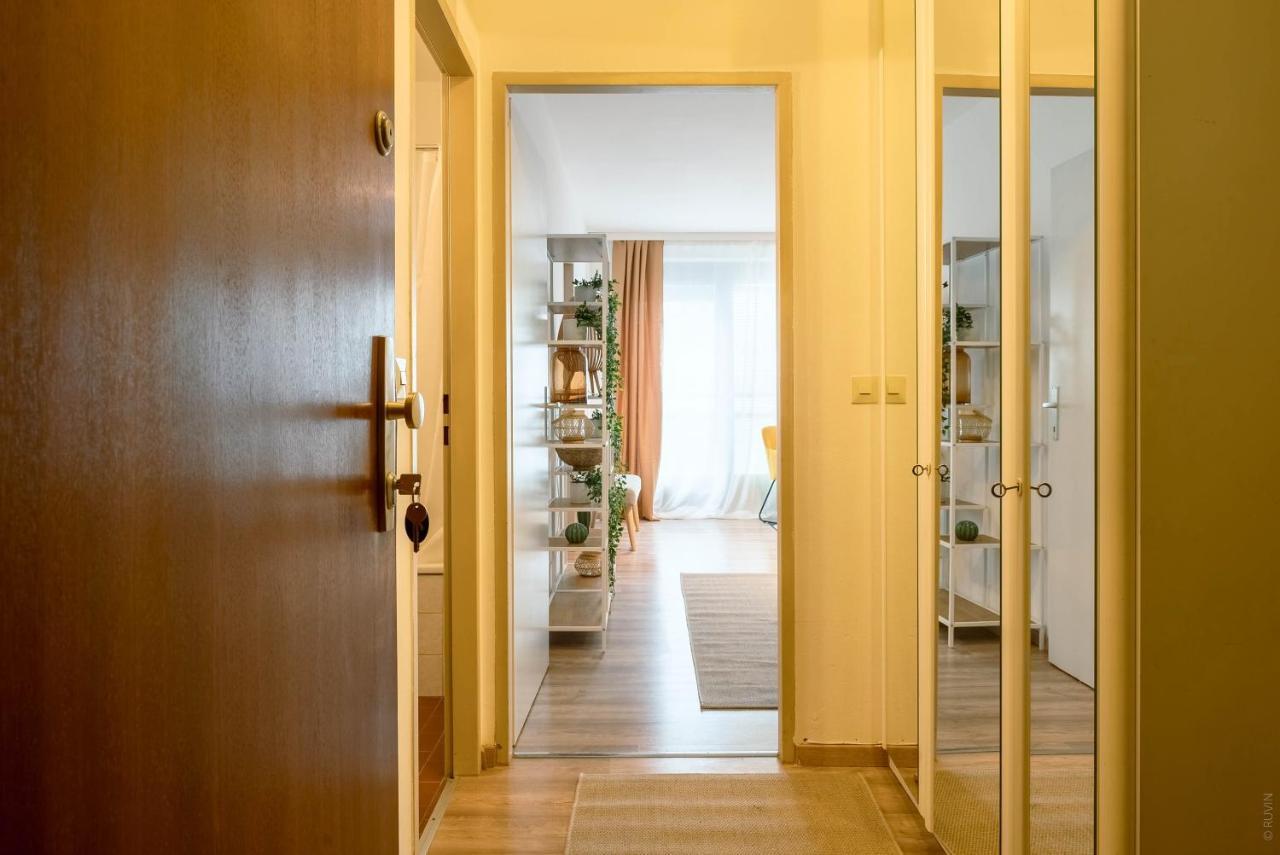 King Bed Home, Next To Akh Michelbeuern Vienna Esterno foto
